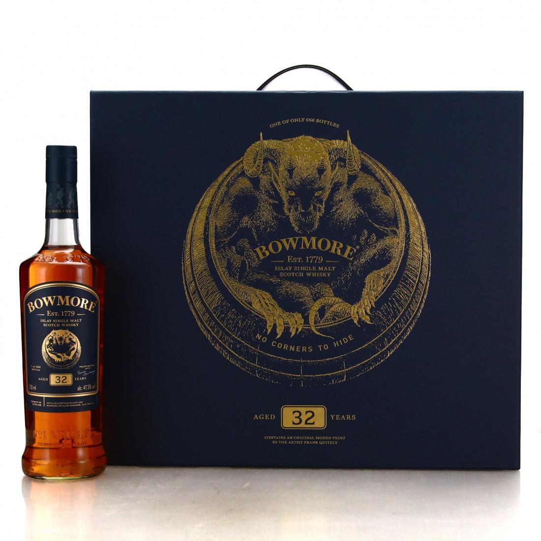 Bowmore 32 Year Old No Corners To Hide / Frank Quitely