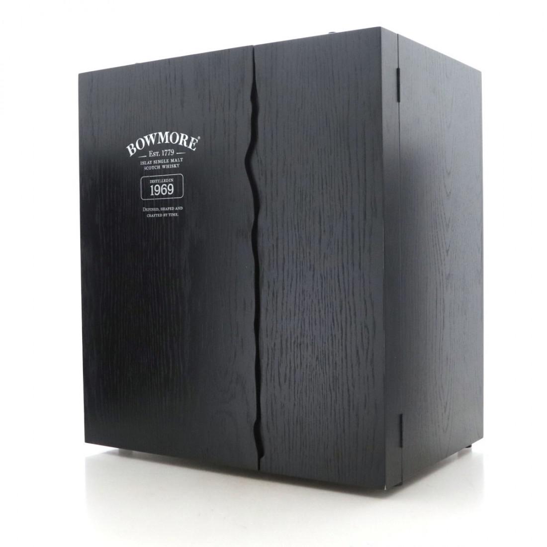 Bowmore 1969 Bourbon and Sherry Cask 50 Year Old 75cl / US Import