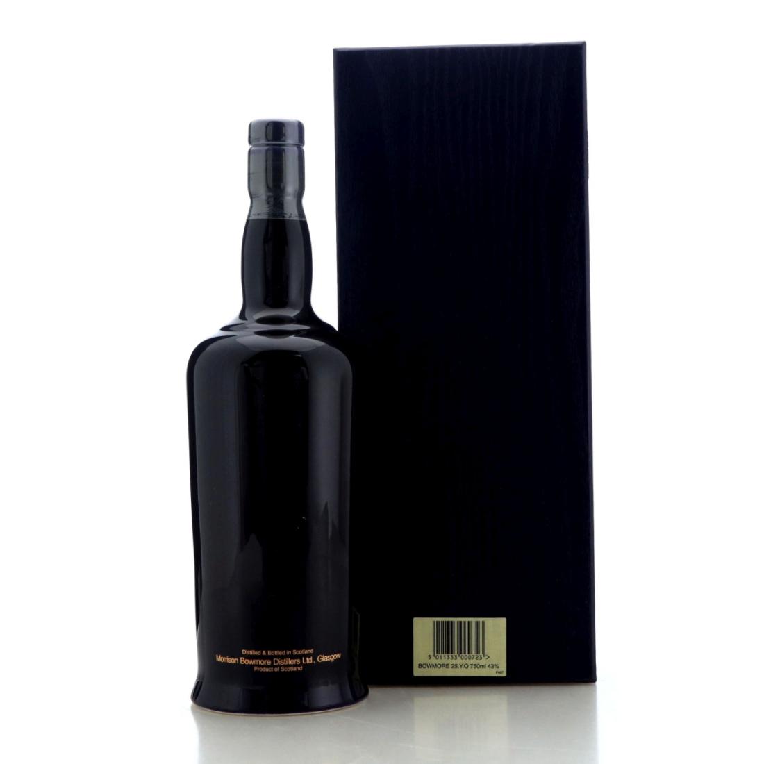 Bowmore 25 Year Old - 'The Gulls' Ceramic Decanter