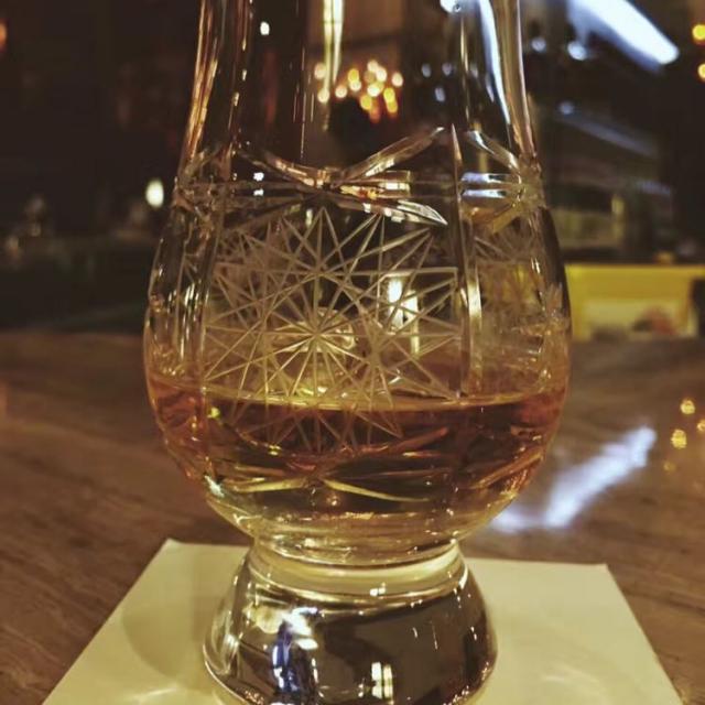 行走在路上茄徒者