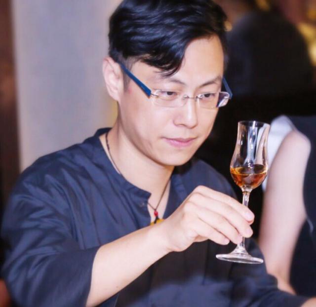 爱波摩