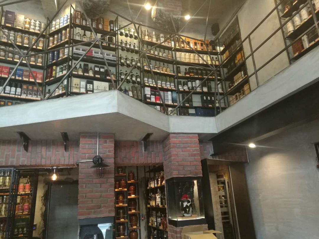 刚拖朋友带回来两瓶酒