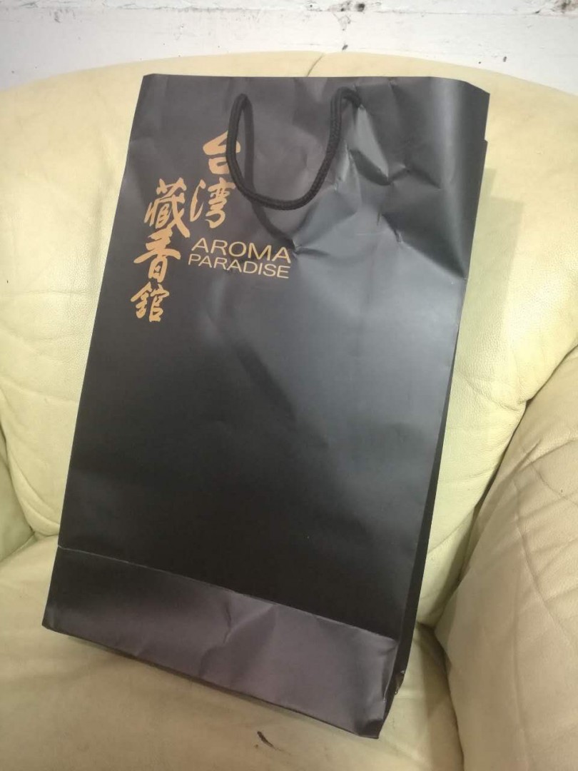 刚拖朋友带回来两瓶酒