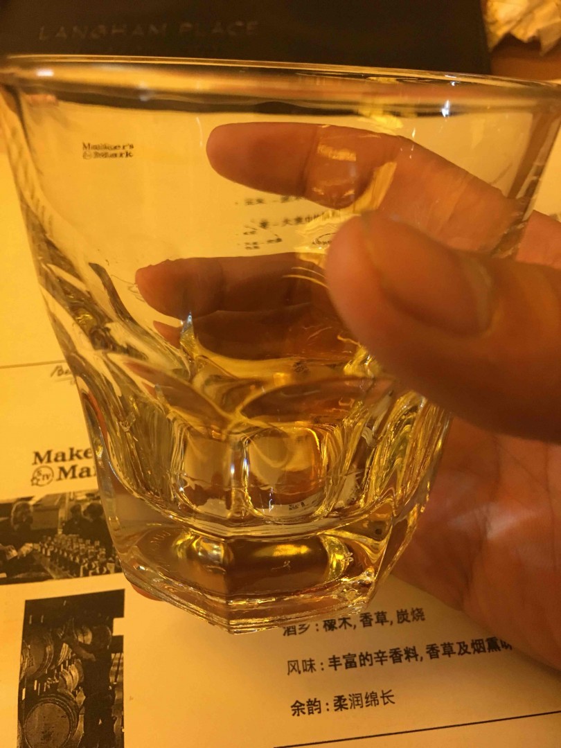 小酌怡情，狂饮伤身！