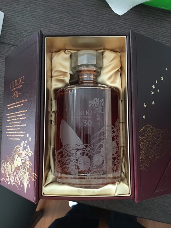 请教，这个和普通版有什么区别？酒不同？