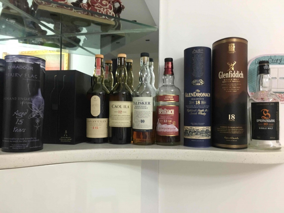皇家蓝勋12年、DE酒评作业 首先感谢酒虫网开展的这次活动！ 小生入坑不到一年，陆续买了点酒，发现可能上不了岛了，唯独云顶10年喝完了，觉得还不错。