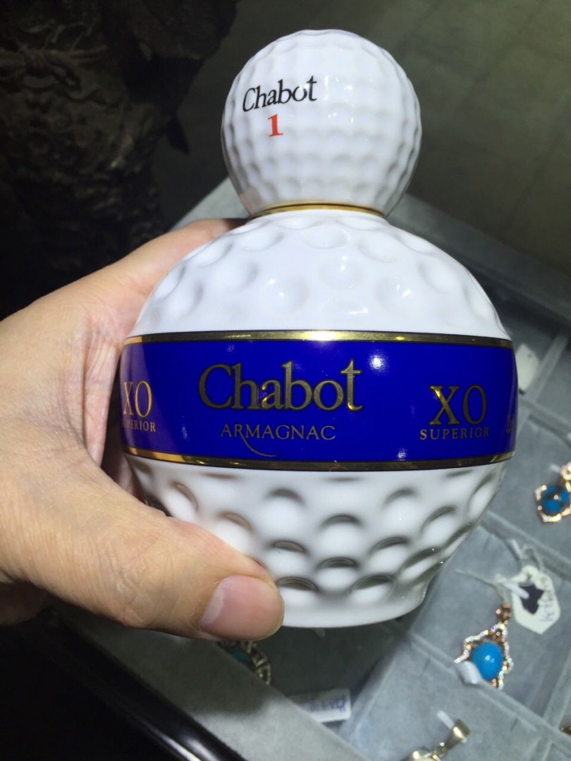 自己的酒，但是就认识百龄坛，可惜了，被朋友加冰块喝了一瓶。其他都不认识，求科普。