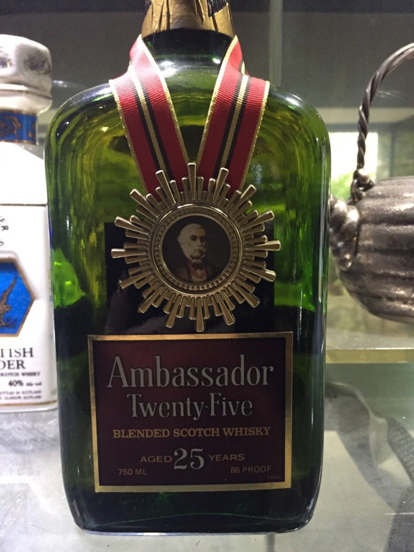 自己的酒，但是就认识百龄坛，可惜了，被朋友加冰块喝了一瓶。其他都不认识，求科普。