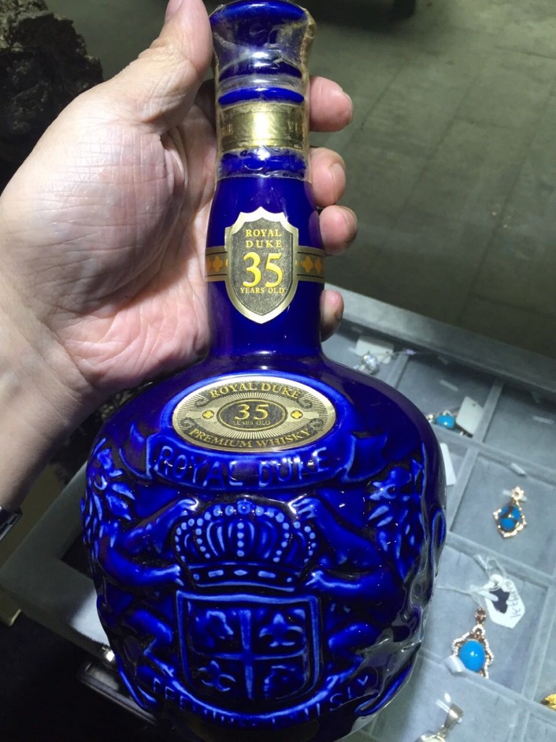 自己的酒，但是就认识百龄坛，可惜了，被朋友加冰块喝了一瓶。其他都不认识，求科普。