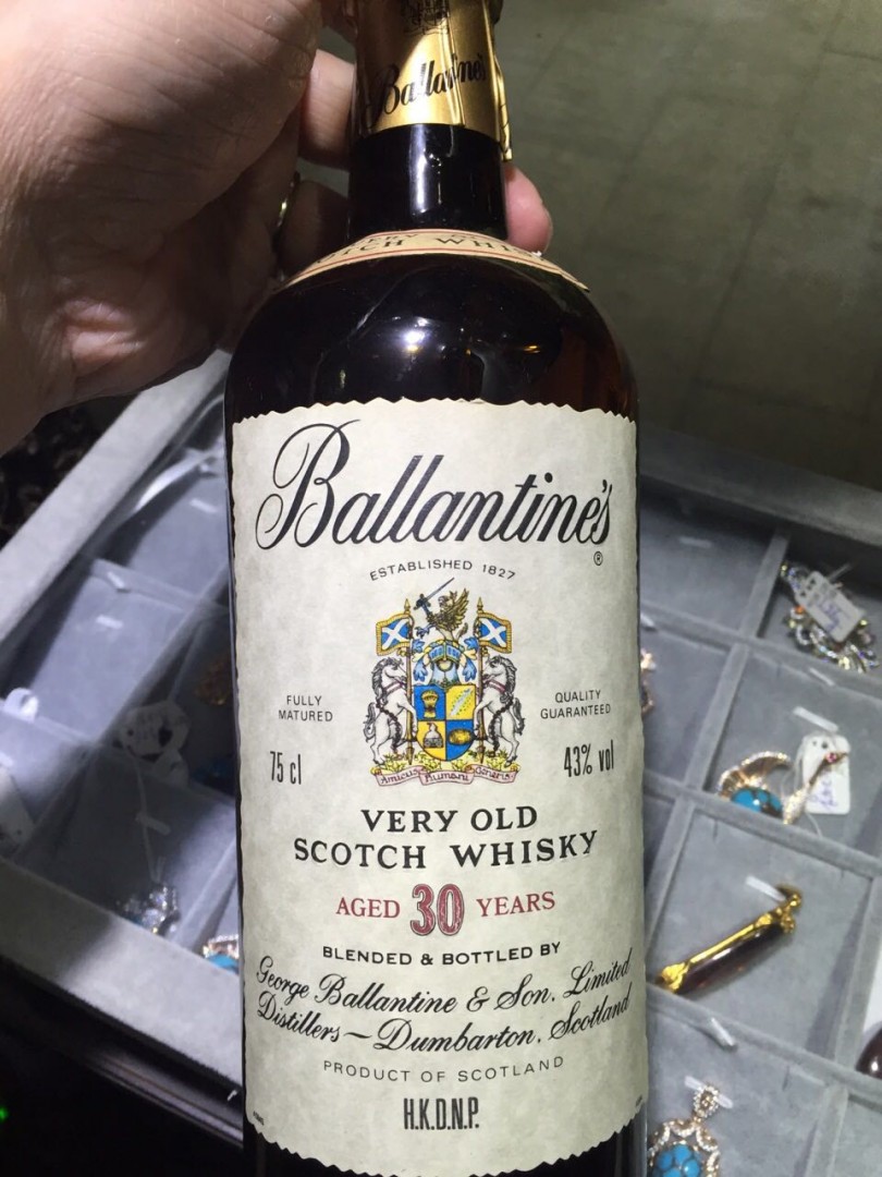 自己的酒，但是就认识百龄坛，可惜了，被朋友加冰块喝了一瓶。其他都不认识，求科普。