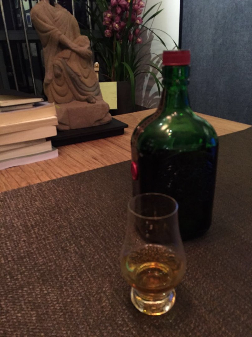 请问这瓶是什么酒？
