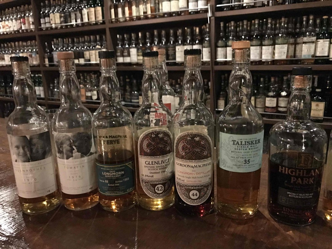 昨夜小酌、扑克牌系列在这里都被喝掉了，不错！