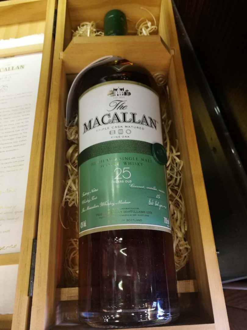 朋友想买这两支酒但又不知道这酒的价钱？