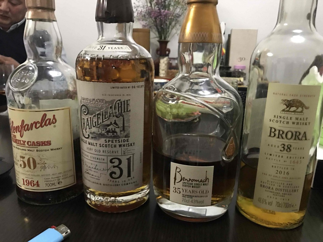 顺序是从右向左 队形不能乱