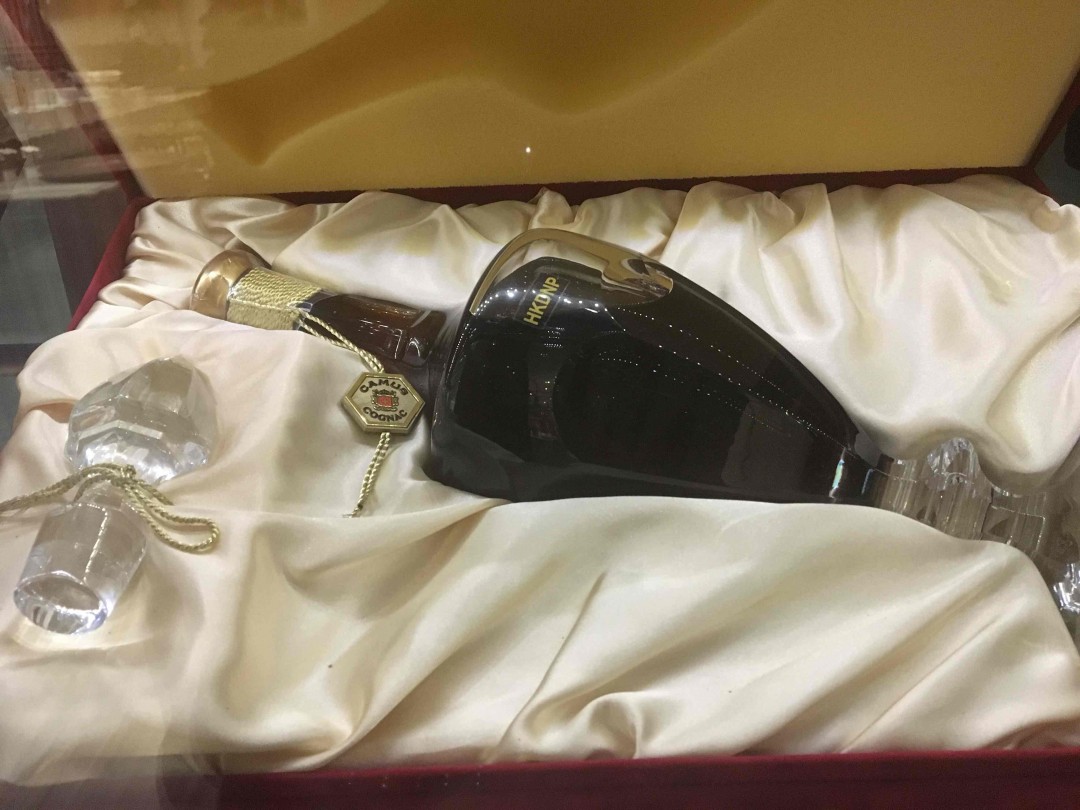 今天看到不知值多少钱应该超六位数了