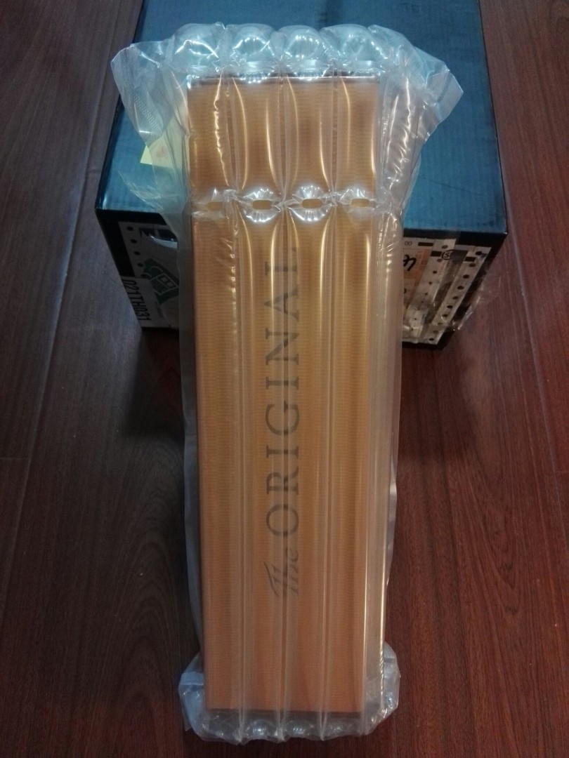 新入瓶试试，包装还不错，箱子够大防损可以做的再好点，填空隙的填充物还不够多。总得来说可以。