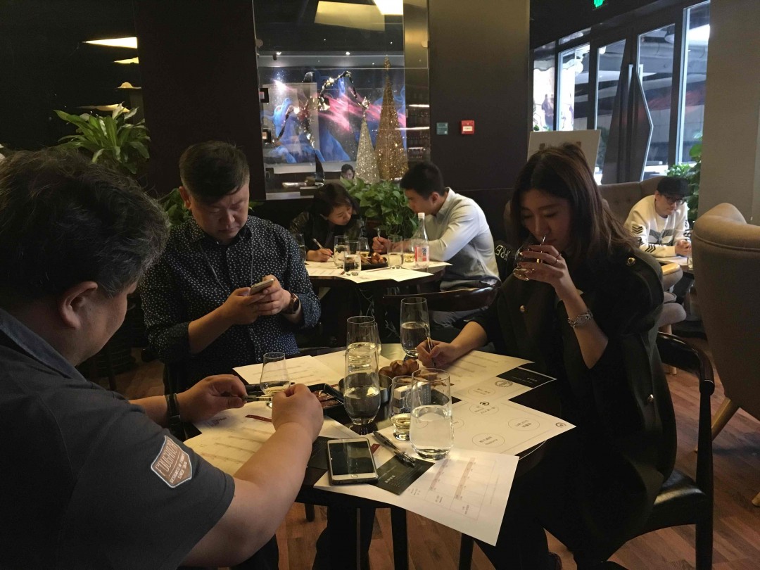 最后的抽奖环节还是很刺激的～ 你是否抽到了跟别人不一样的小圆点儿？