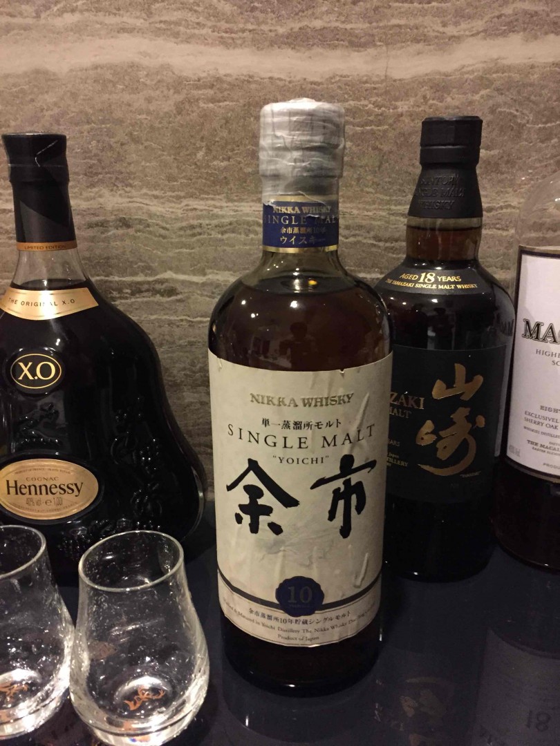 淡淡的烟味，配无花果和周黑鸭！