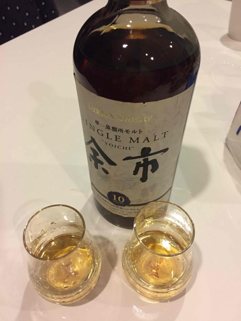 淡淡的烟味，配无花果和周黑鸭！