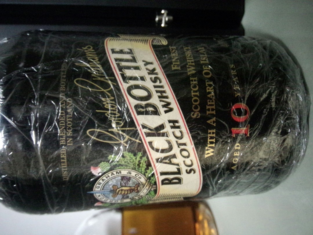 黑樽十年 Black Bottle