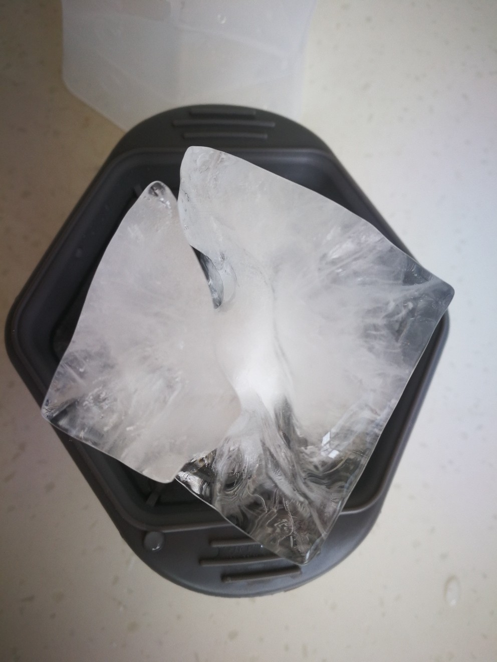 天气热了，教大家在家里如何简单的制作老冰