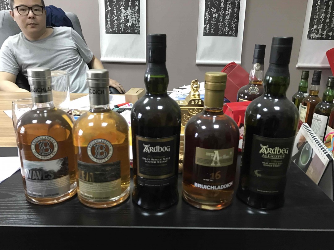 今天去朋友家收了点酒，还遇到两个绝版的！