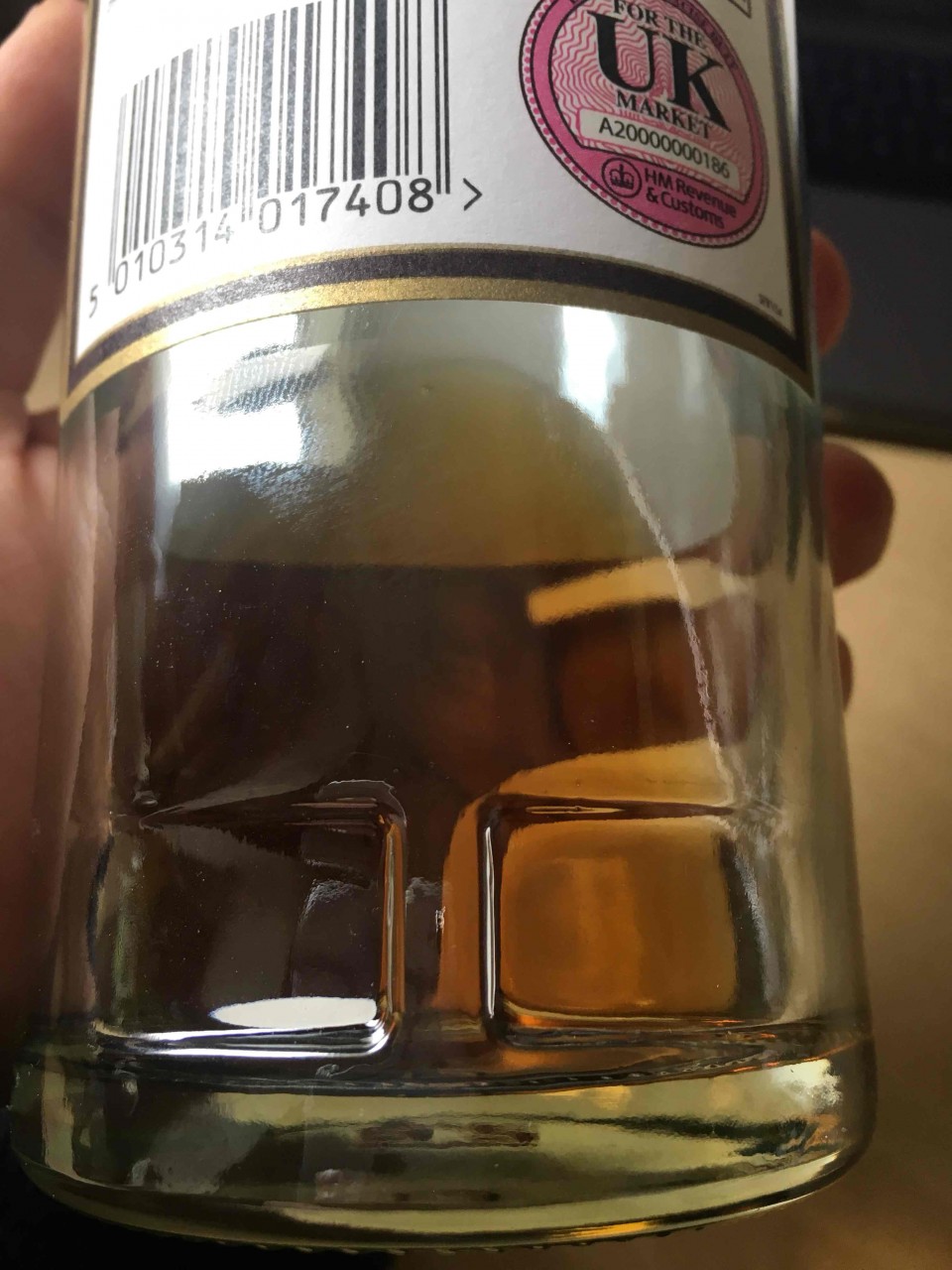 英国买的，太假了，什么码都没有
