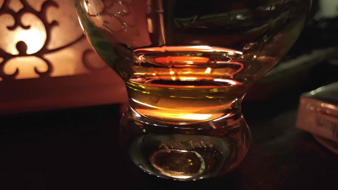酒是人类最大的敌人，可圣经里说要爱你的敌人。