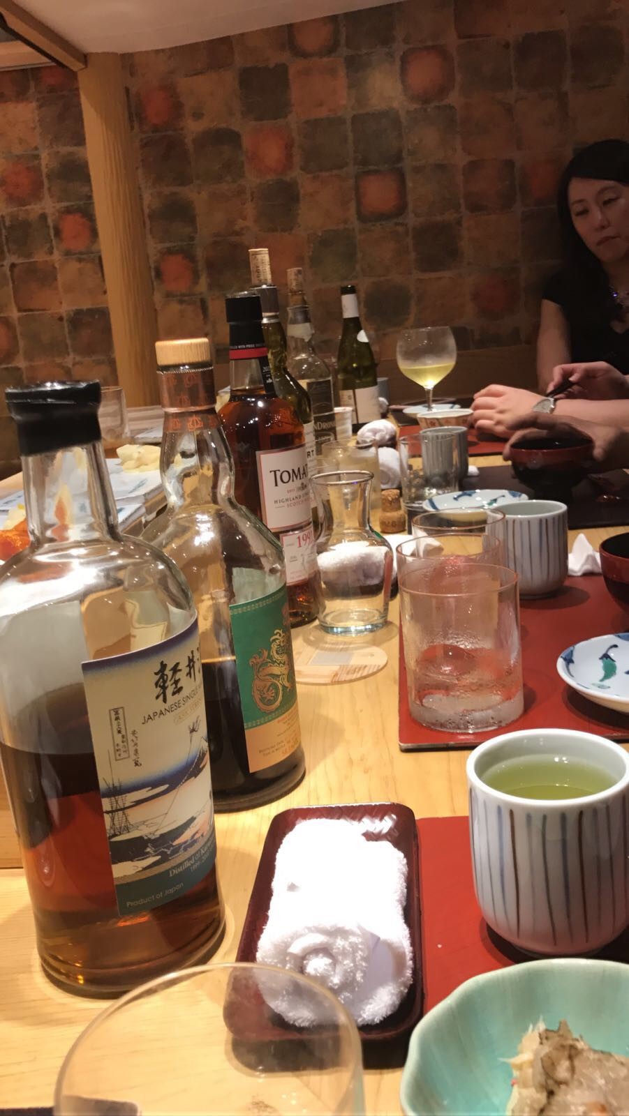 好酒与好友的相聚