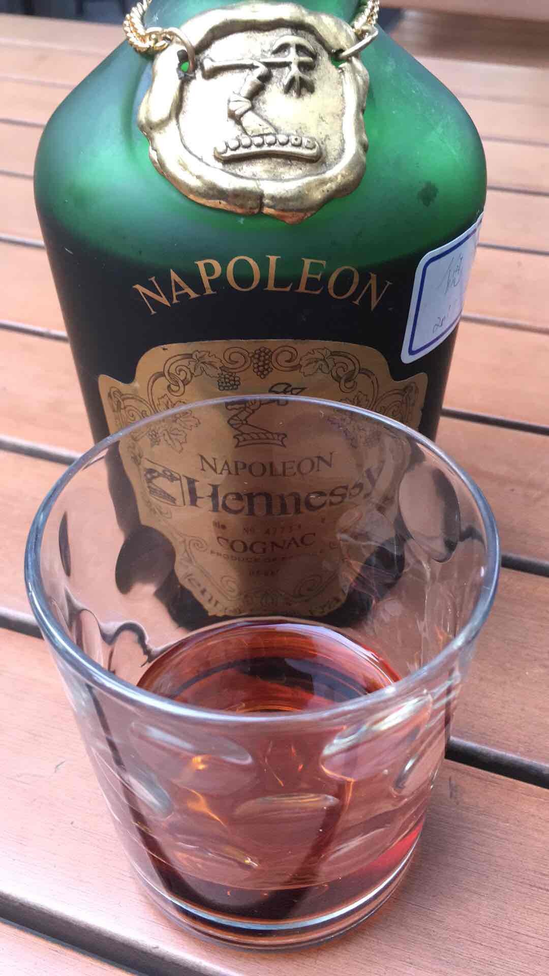 等人时间喝杯80's年代Hennessy NAPOLEON