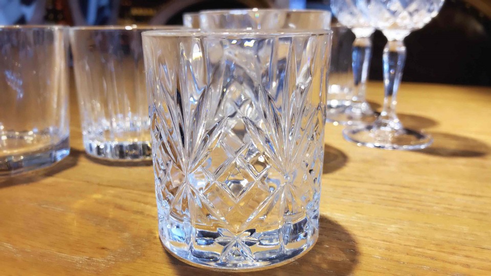 旋律 ～ 喜欢杯壁上的线条，似光芒的旋律在交织