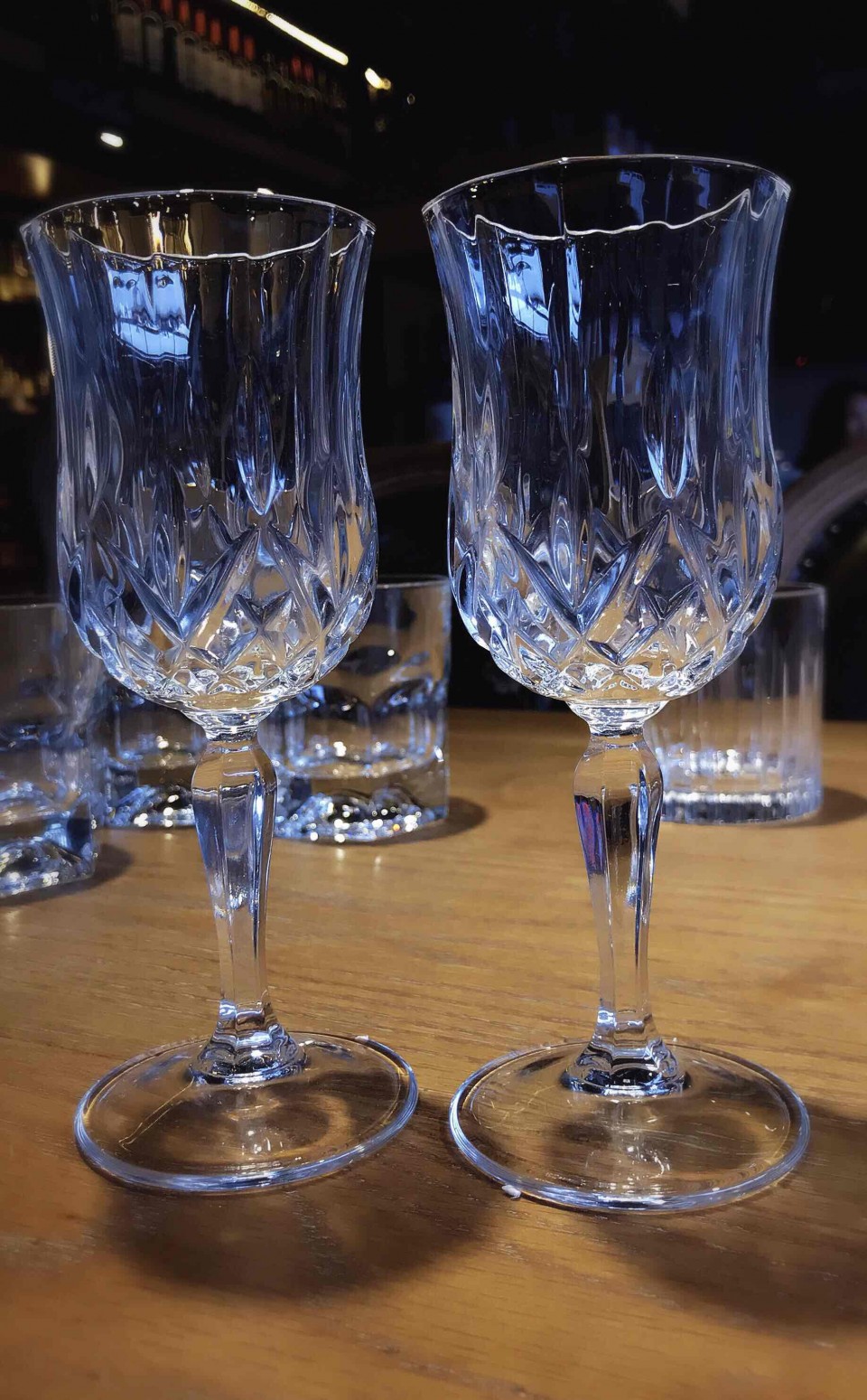 水晶～ 如水晶般剔透，折射所有威士忌的色泽…