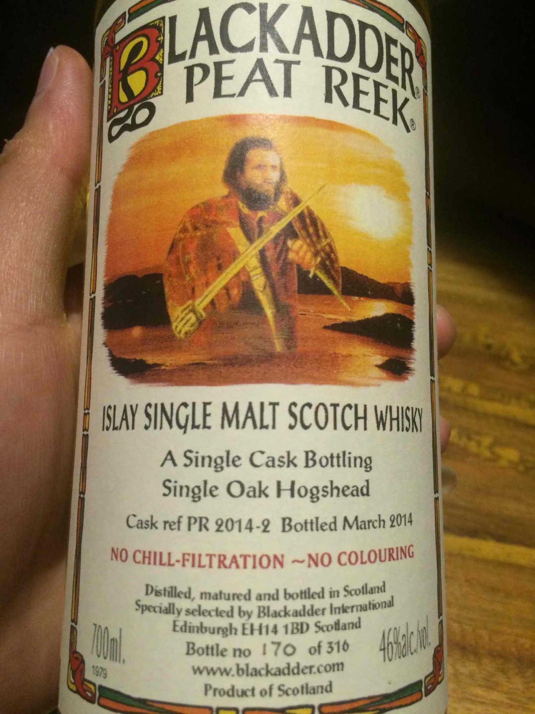 朋友送来几个96年左右的老酒