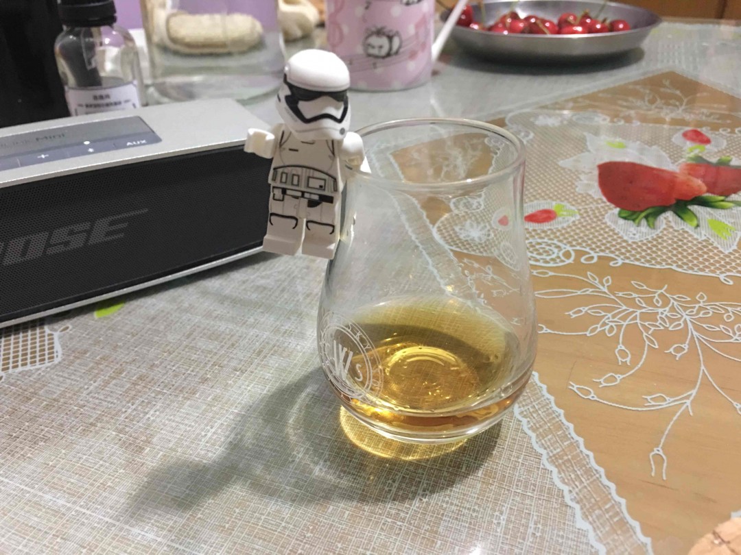 皇家蓝勋珍藏限量版分享瓶试饮