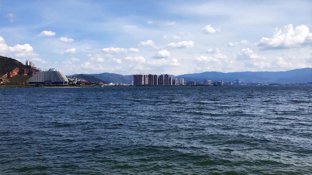 凭海临风