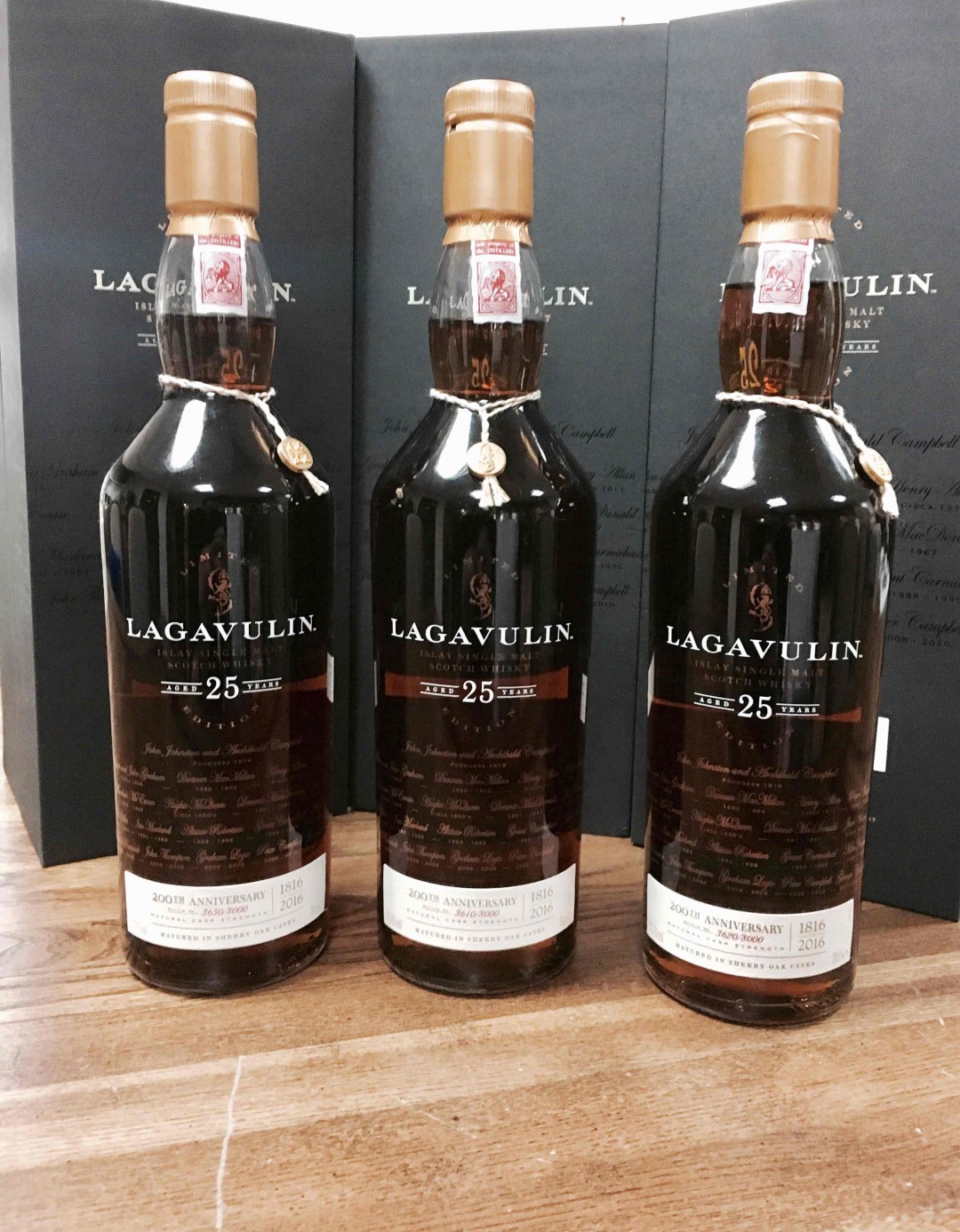 全球限8000瓶的1816~2016 Lagavulin 25y' 51.7% 200週年紀念版