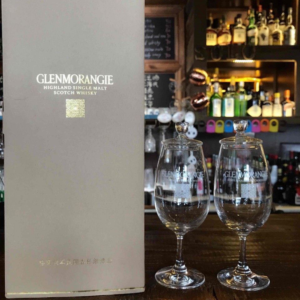 收了两个格兰杰的杯子