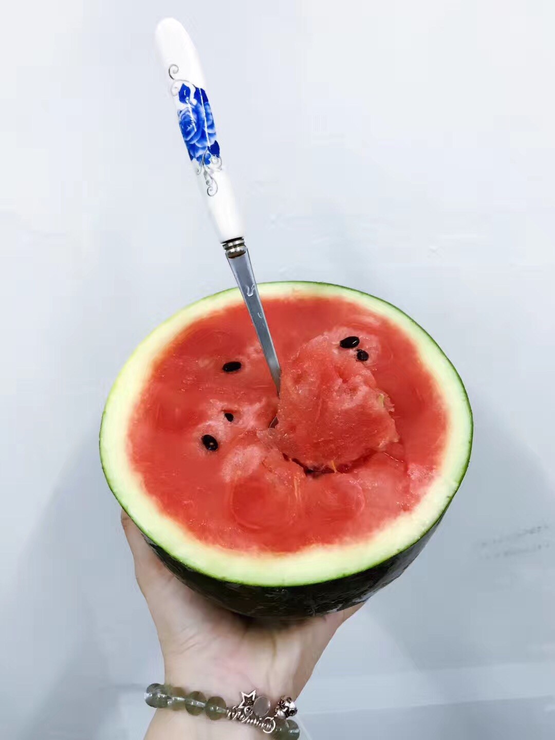 果然最怕的，是相见甚欢，到头来却情深缘浅。 果然最好的，还是人生若只如初见。