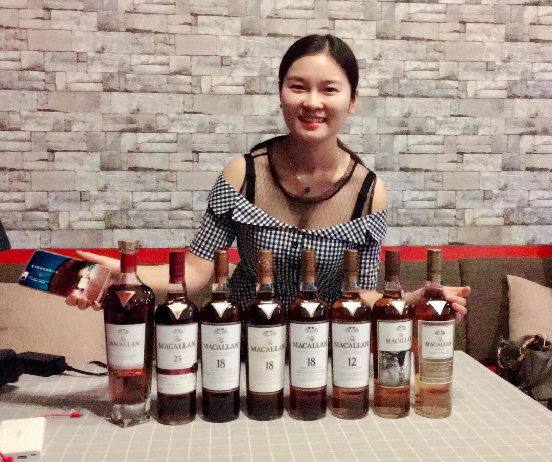 一个人在外生活不容易 一定记得要按时喝酒🥃😃