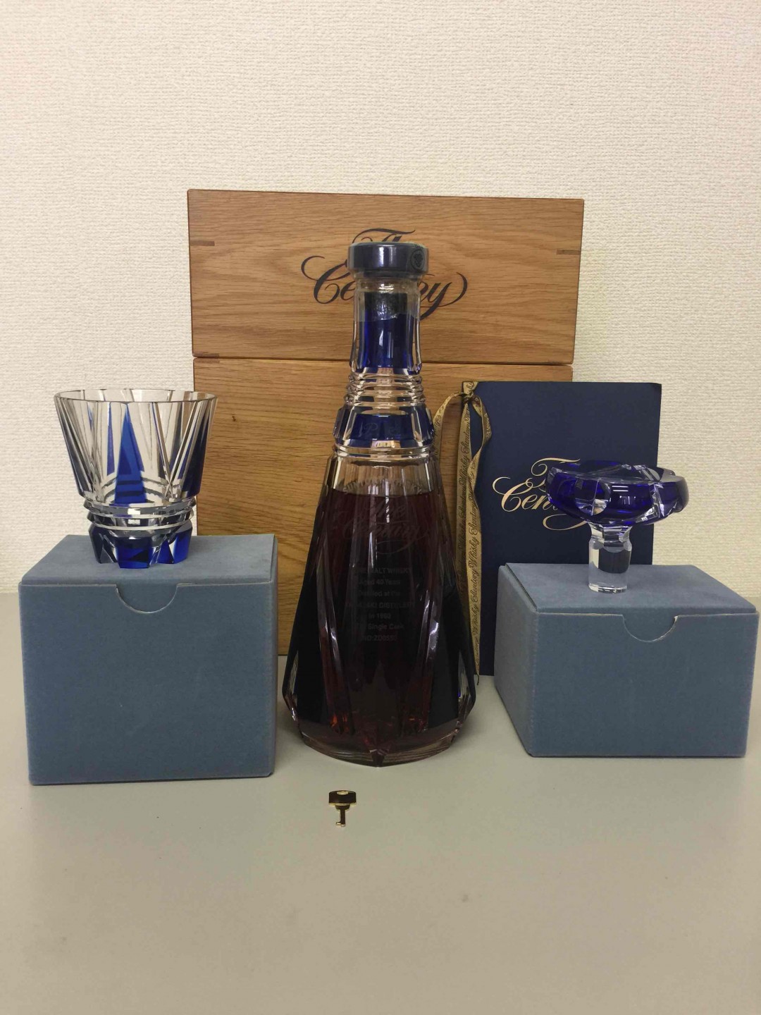 山崎 40年 日本匠人的结晶 ，市场仅存不到30瓶