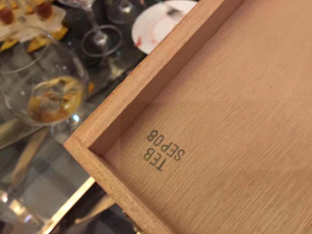 好久没发图了，补补最近喝的第一代双狮響和08年生日茄好东西需要和朋友分享，我说到做到😊