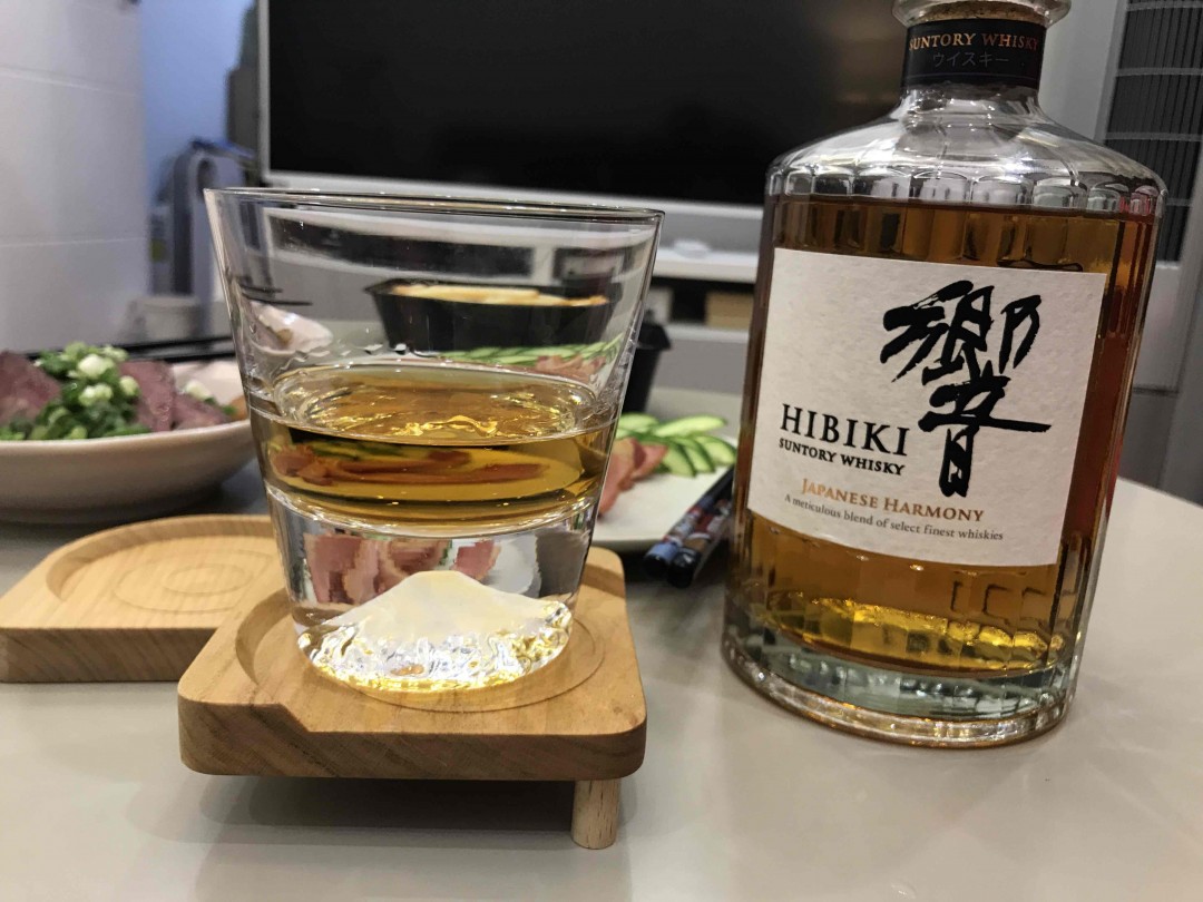 日威配日杯，感覺一個人就可以喝掉一整隻了