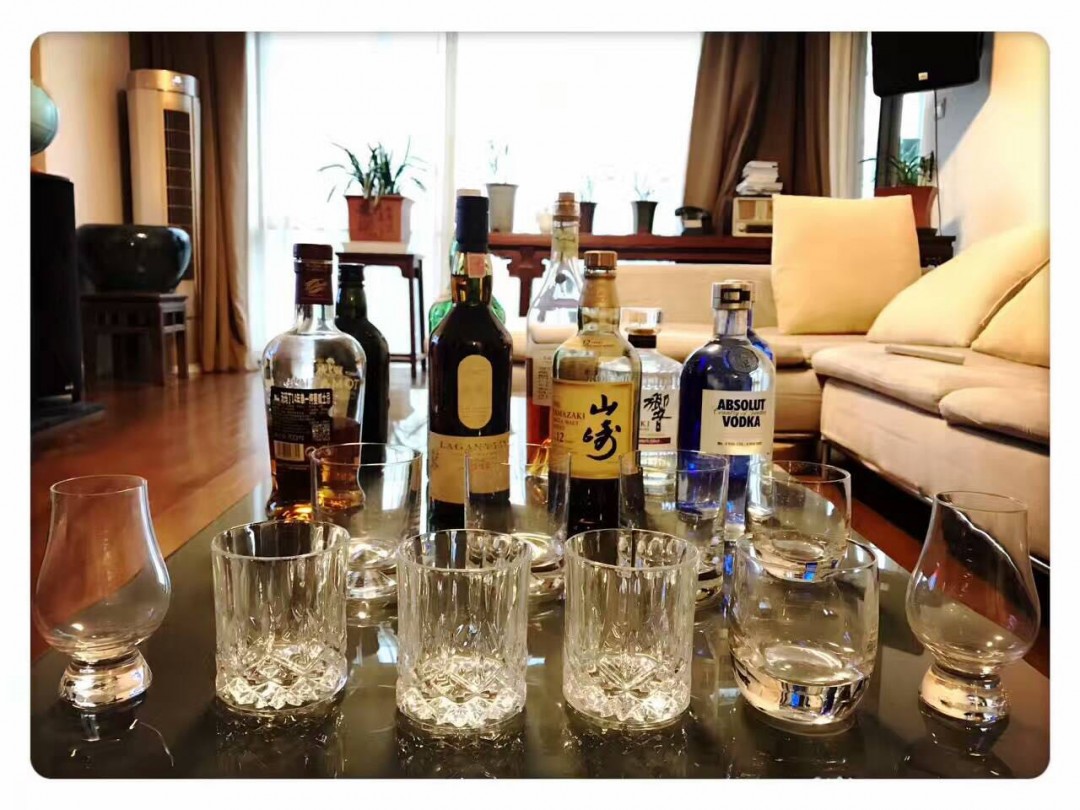 今晚某朋友家喝了一组