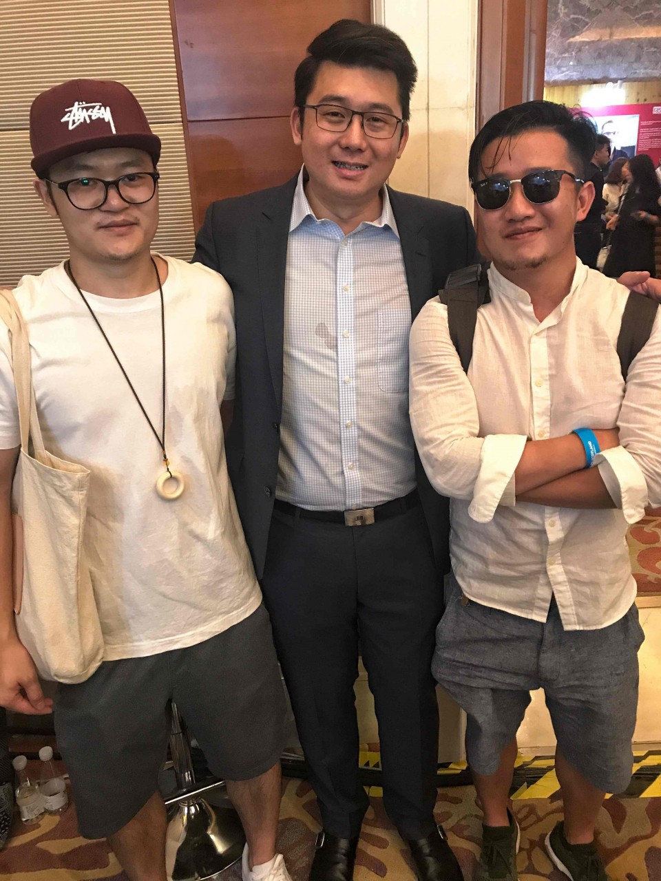 最后的最后普票打了全场 都没手环限制 遇到朋友还拿了工作手环作纪念 虽然今年没能听到课 但是还是有和首席合到影