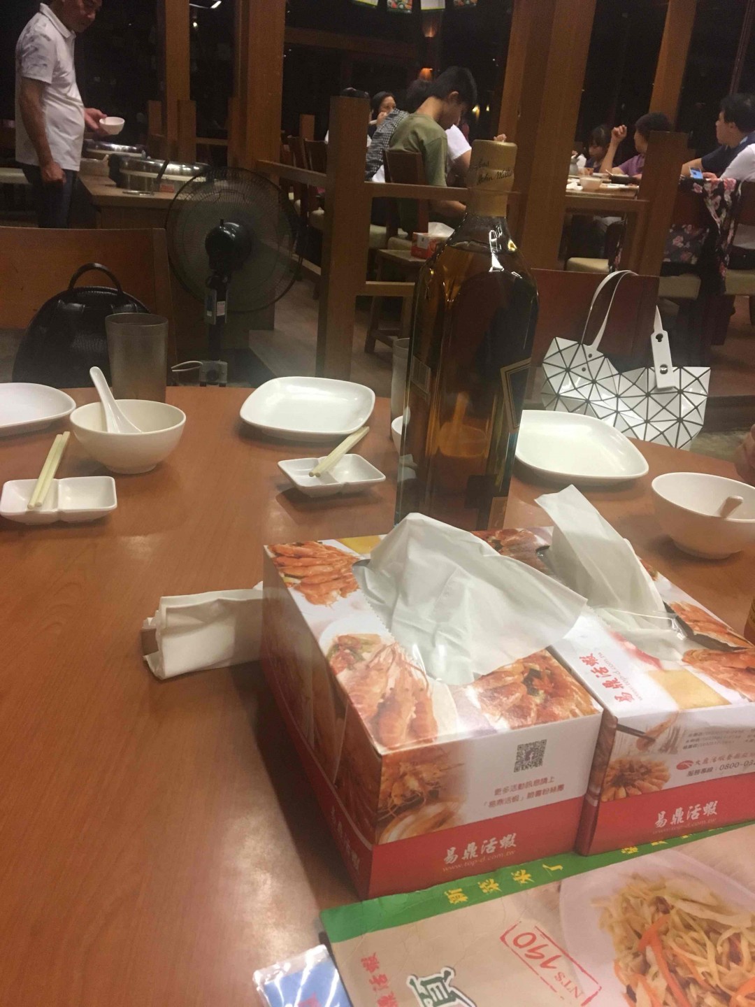 晚上吃虾