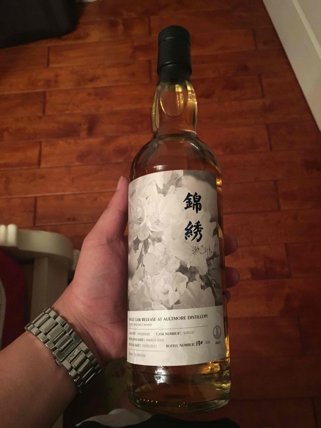 酒标歪的，包装一般