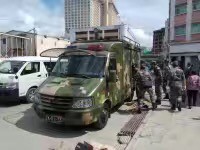 政府無能，70幾小時才發現第9個災難者，要出動解放軍。。。。澳門紙醉金迷的表面，還要死多少人，政府才醒覺？ 好幾天沒喝酒了。。。過多倆天，喝他一個爛醉吧
