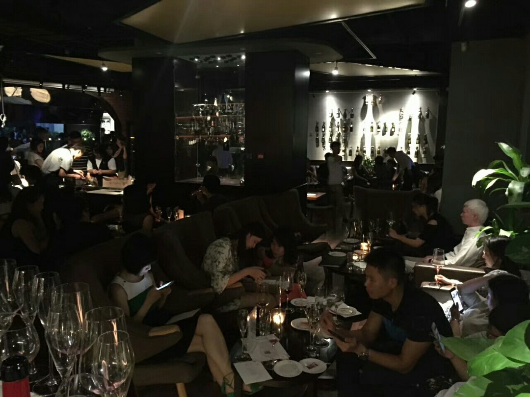 昨夜雨疏风骤 浓睡不消残酒