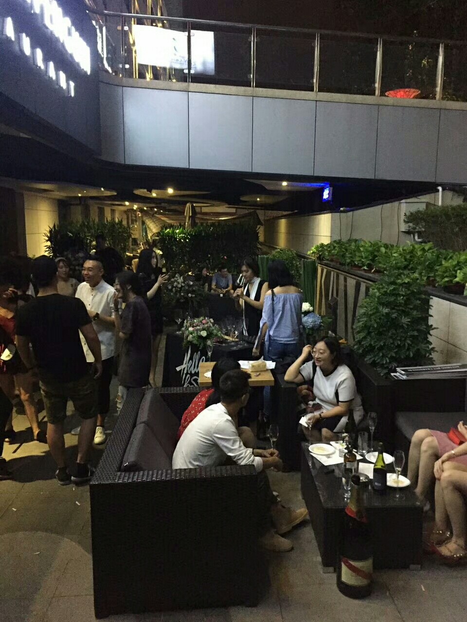 昨夜雨疏风骤 浓睡不消残酒