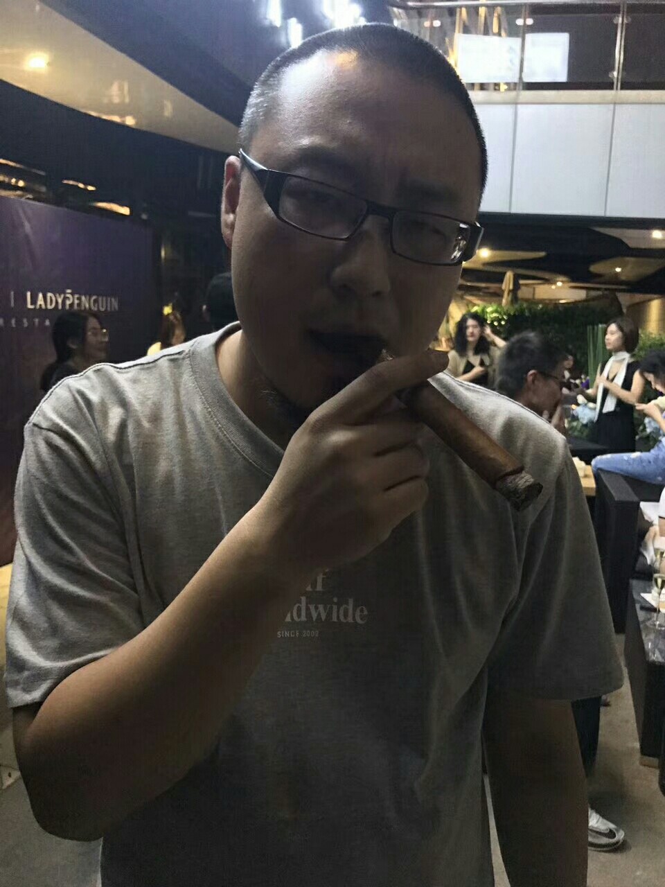 昨夜雨疏风骤 浓睡不消残酒